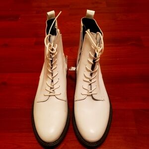 Sam Edelman Nina Eggshell Laceup Combat Boot. Size 8 NWOT.